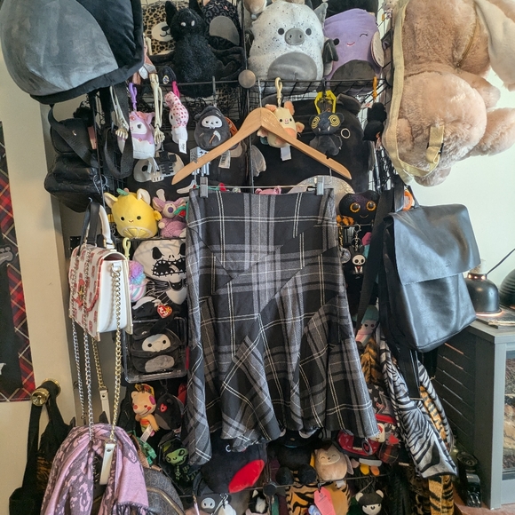 le chateau Dresses & Skirts - Y2K Grey Plaid Skirt
